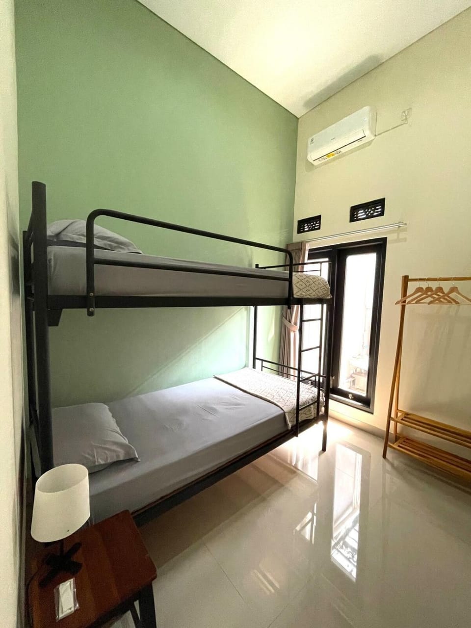 Bedroom, air conditioner