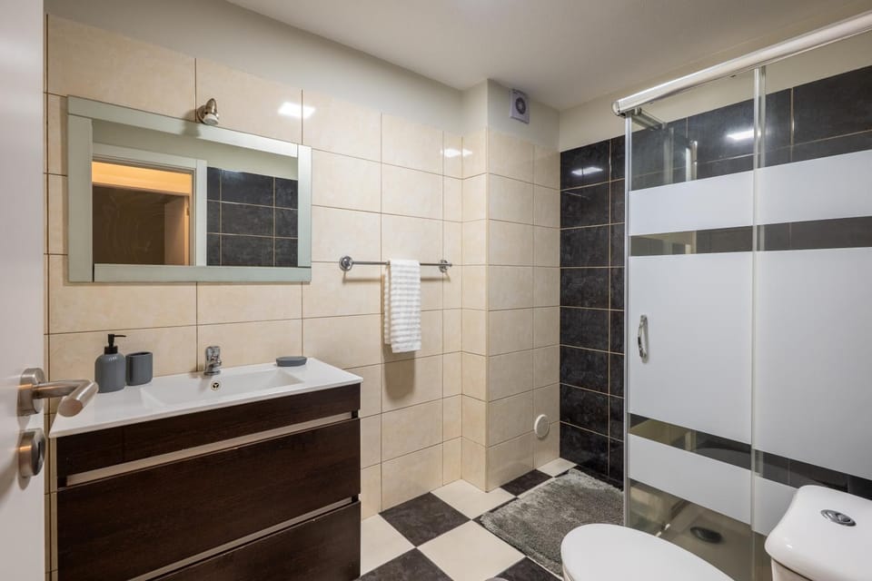 Helena s Apartment, By OP Apartment in Funchal