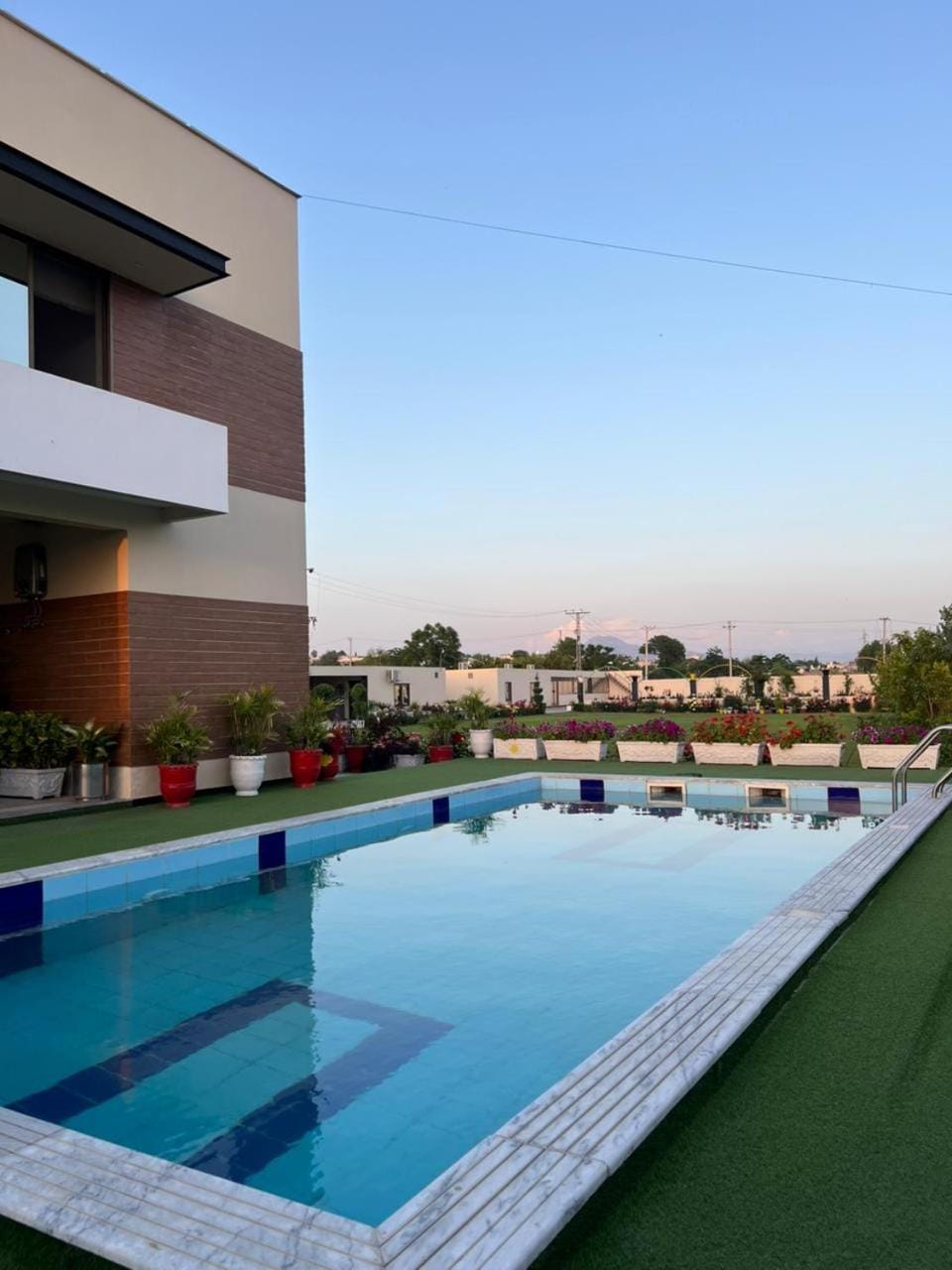 Swimming pool