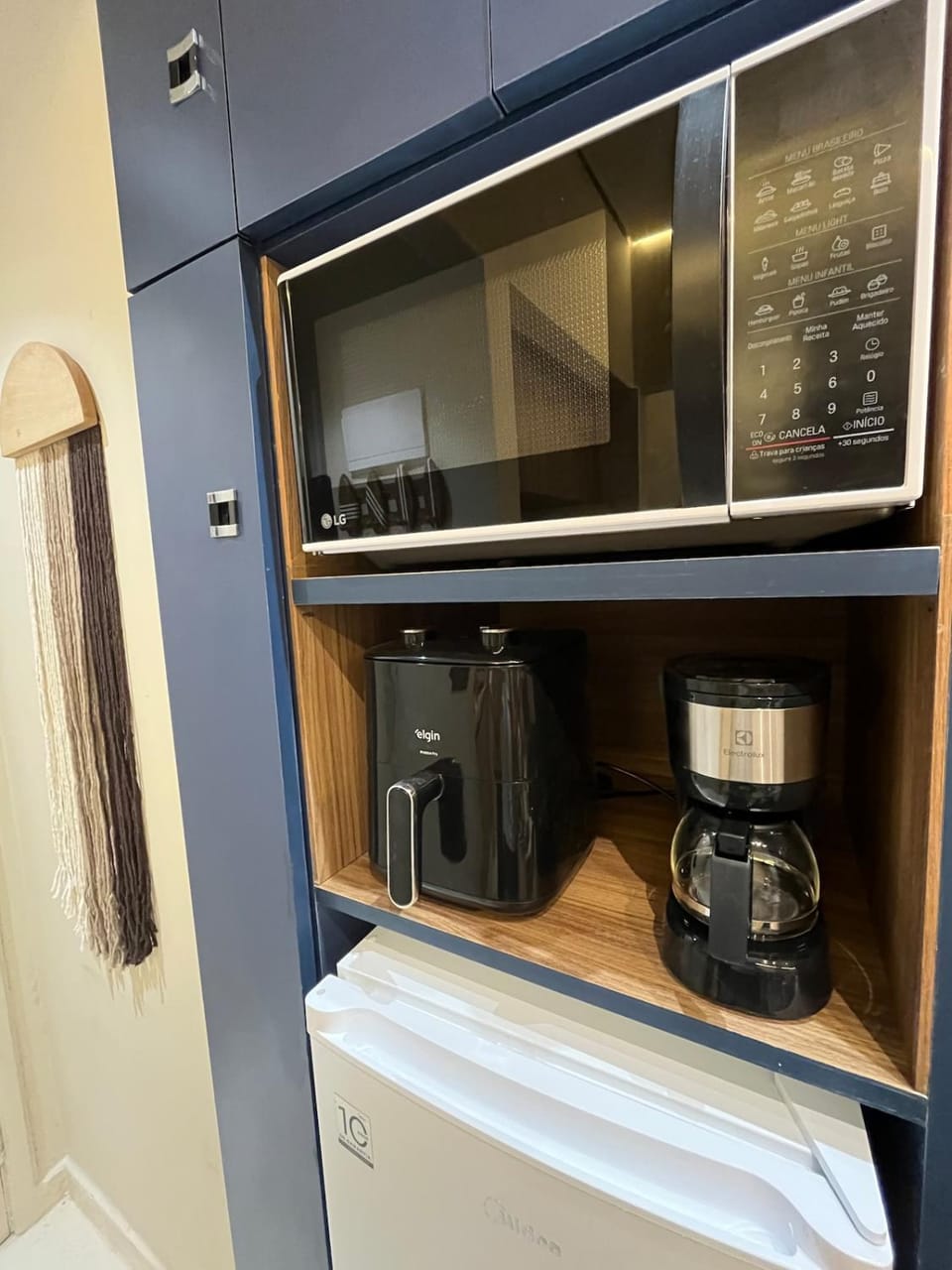 Coffee/tea facilities, minibar, oven, toaster