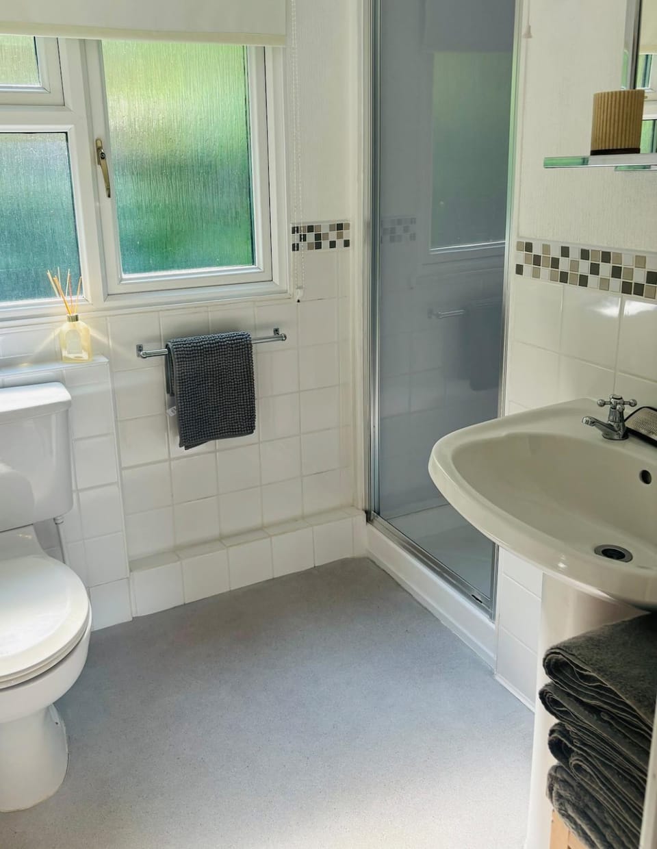 Lodge No 7 - Caer Beris Holiday Park House in Wales
