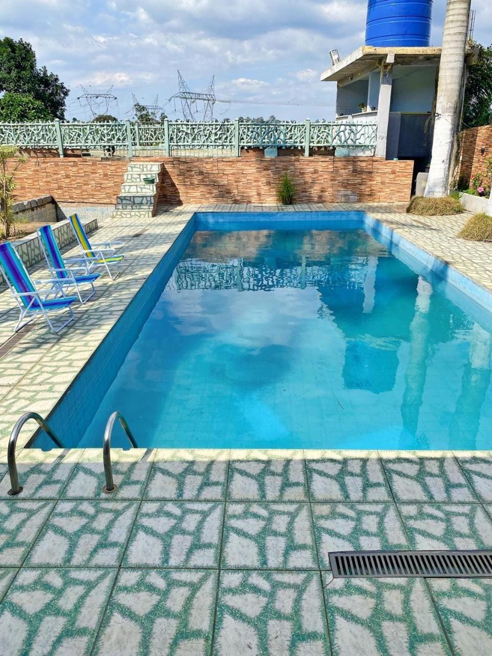 Swimming pool