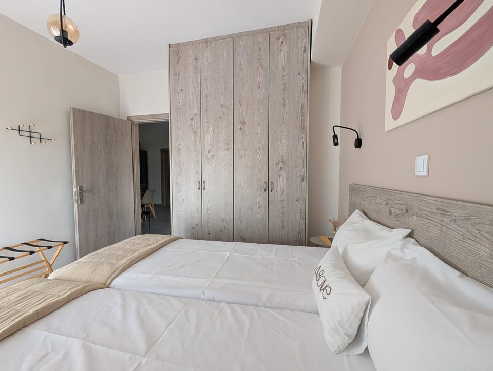 Bedroom, wardrobe