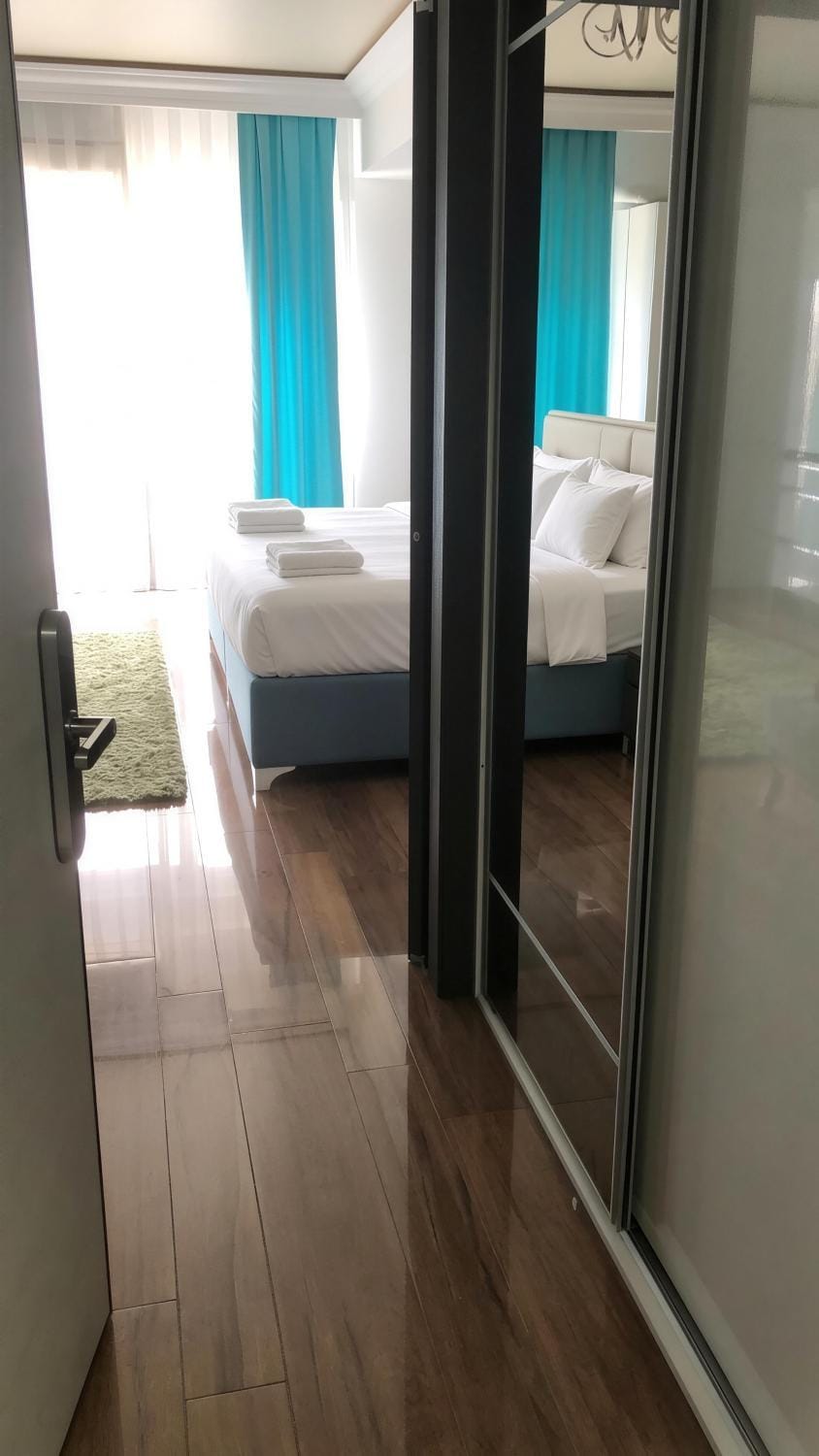 Photo of the whole room, wardrobe