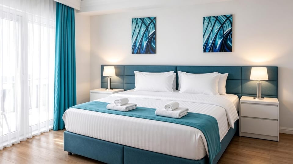 Bed, Photo of the whole room, Bedroom, towels