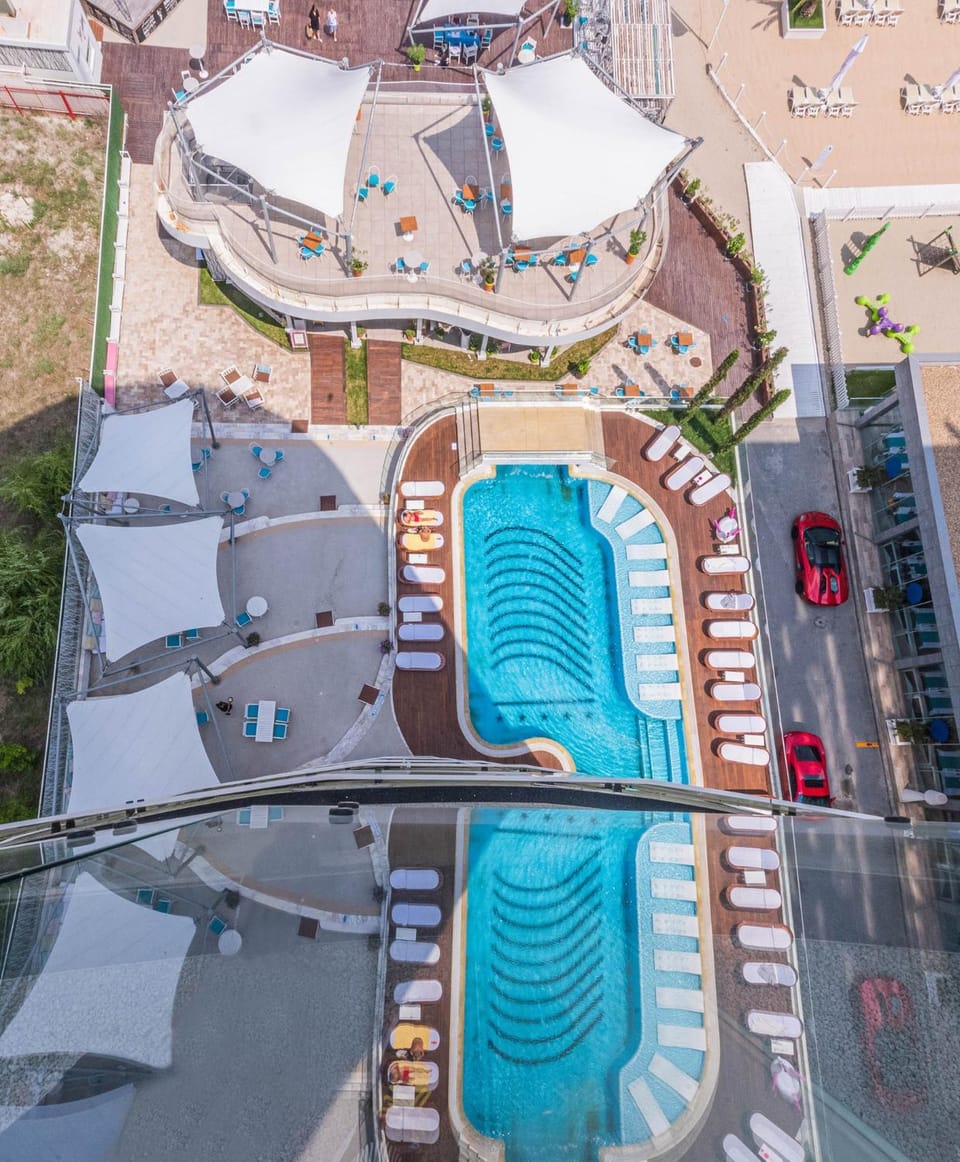 Bird's eye view, Swimming pool
