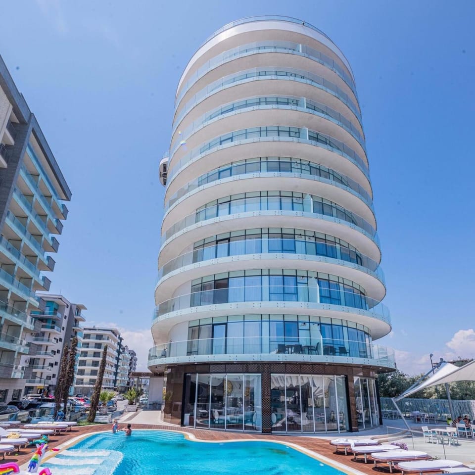Property building, Pool view