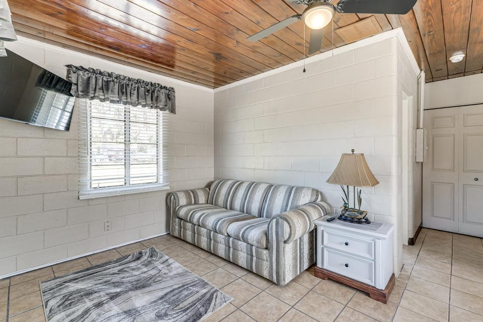 Fish & Float Lakeside! Hernando Cabin Cabin in Hernando