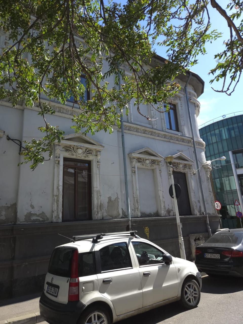 Property building, Day, Location, Parking