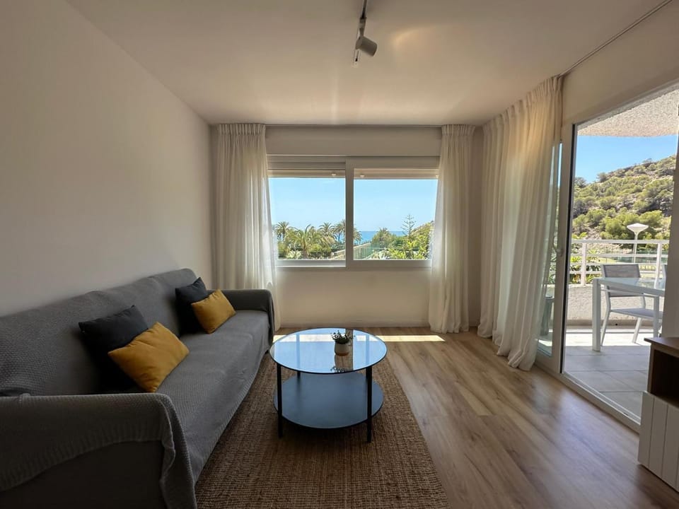 Apartamento frente al mar, piscina y parking Apartment in Villajoyosa