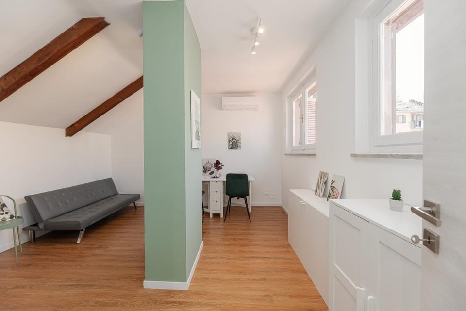 Kitchen or kitchenette, Living room, Seating area