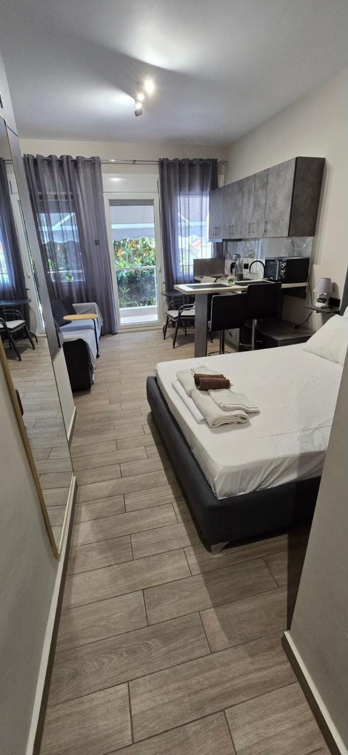 37 Street Apartment in Kavala