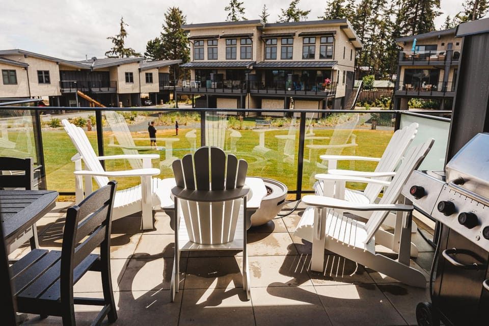 Saratoga Beach Villa 6 House in Vancouver Island