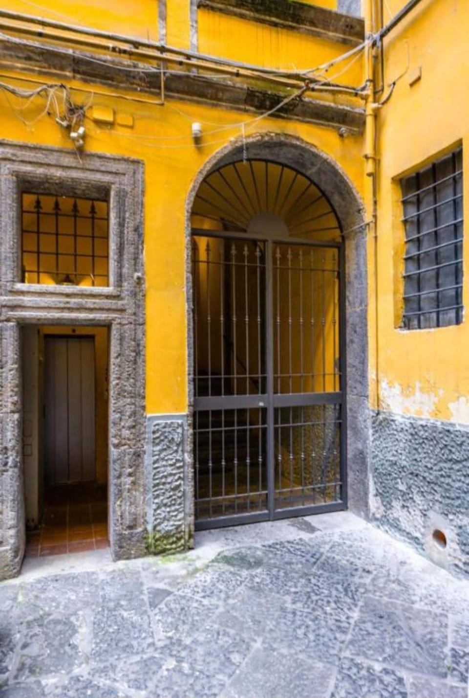 San Gregorio Studio Apartment in Naples