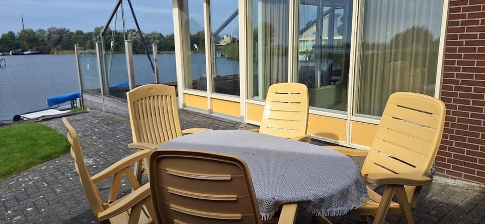 Vakantievilla Koudum met privé steiger House in Friesland, Netherlands