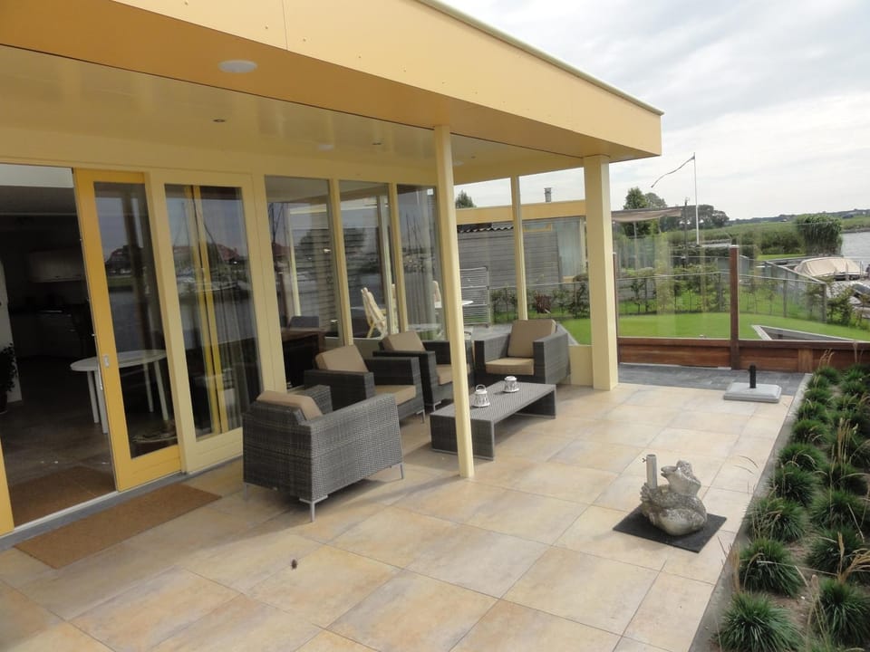 Vakantievilla Koudum met privé steiger House in Friesland, Netherlands