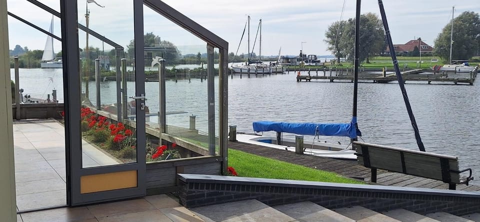 Vakantievilla Koudum met privé steiger House in Friesland, Netherlands
