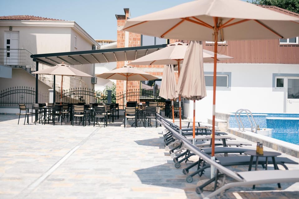 Property building, Patio, Day, View (from property/room), Balcony/Terrace, Pool view, Swimming pool, sunbed