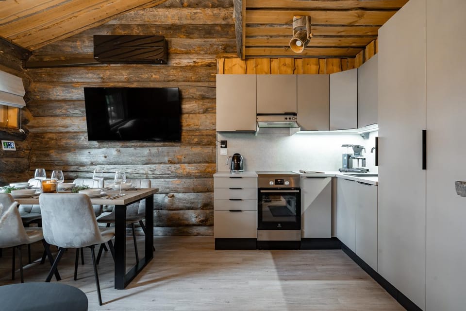 Communal lounge/ TV room, TV and multimedia, kitchen