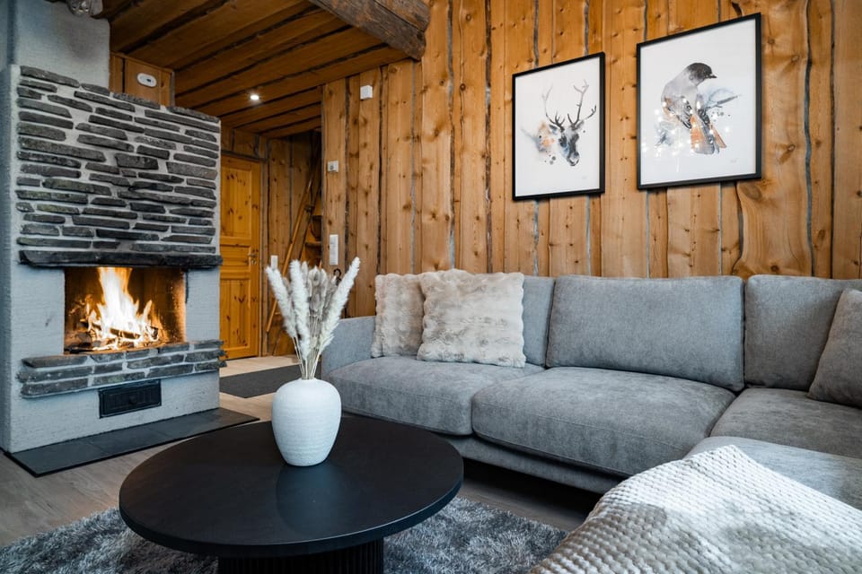 Living room, Seating area, fireplace