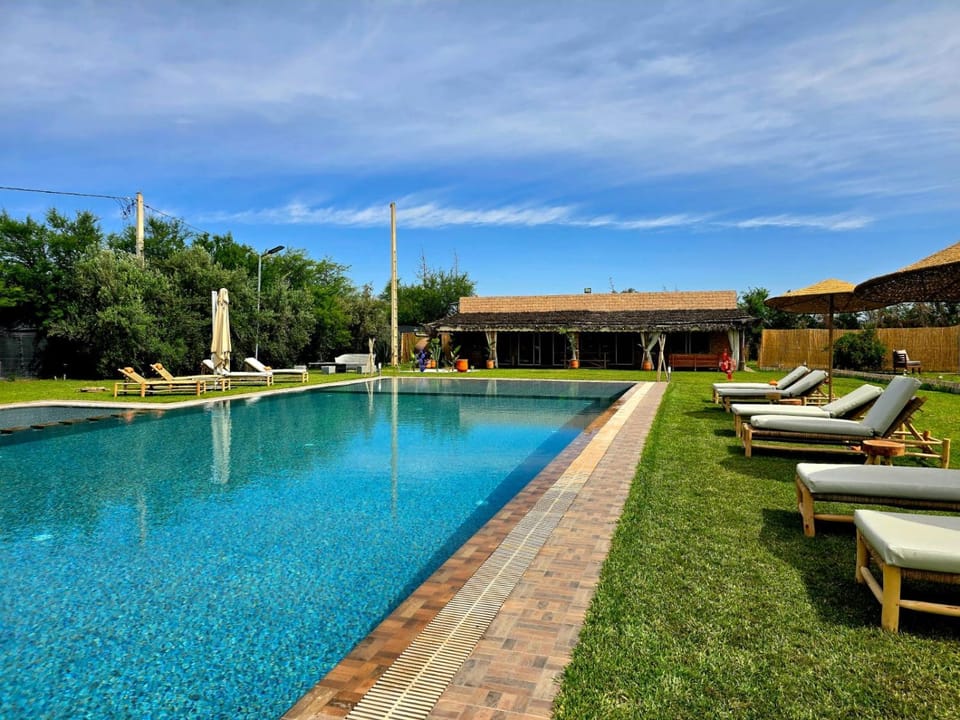 Swimming pool