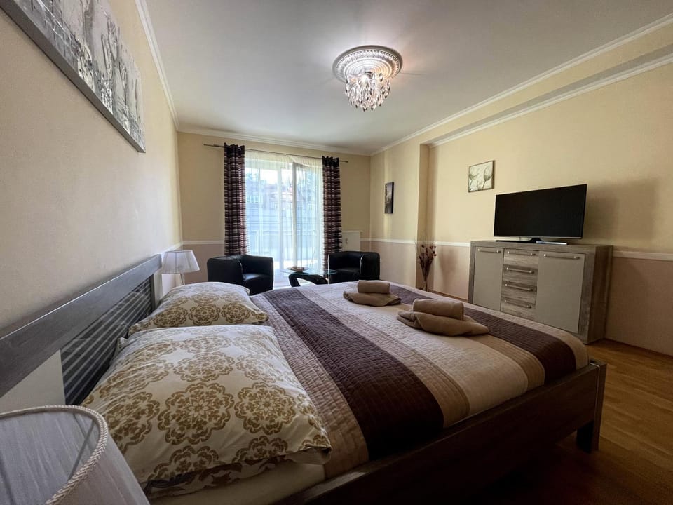 TV and multimedia, Balcony/Terrace, Living room, Bedroom