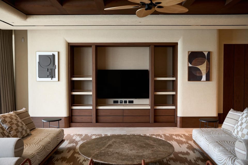 TV and multimedia, Living room, Seating area
