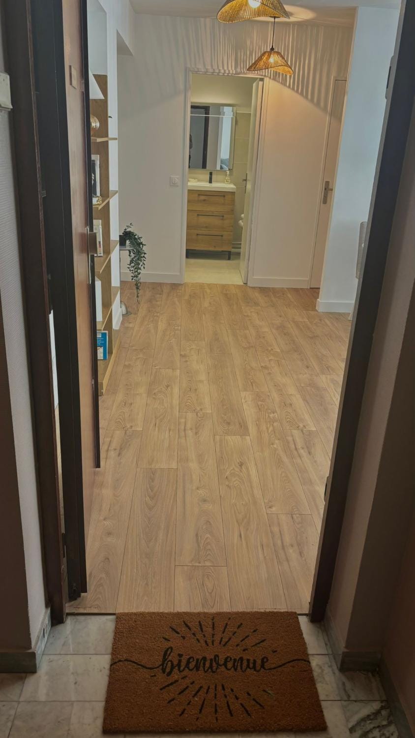 PUFFY COSY Family Apartment in Clichy