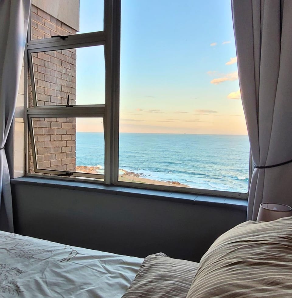 Bed, Bedroom, Sea view