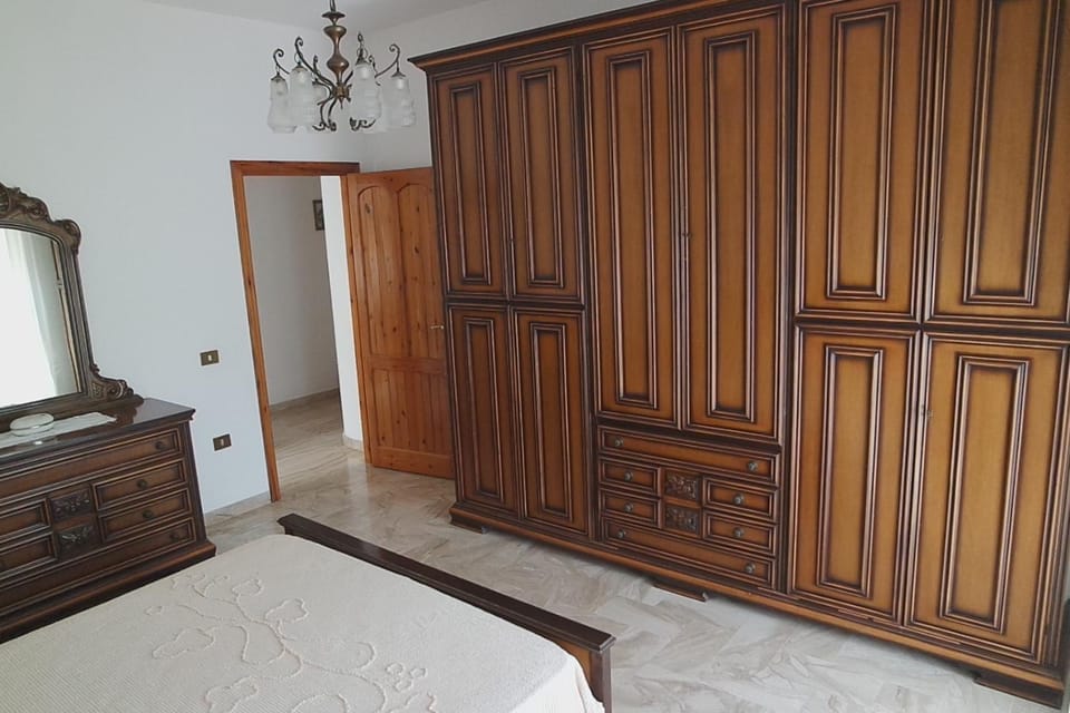 Bedroom, wardrobe