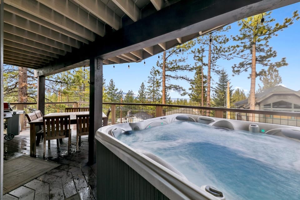 Day, Natural landscape, Hot Tub, Balcony/Terrace, Seating area, Mountain view