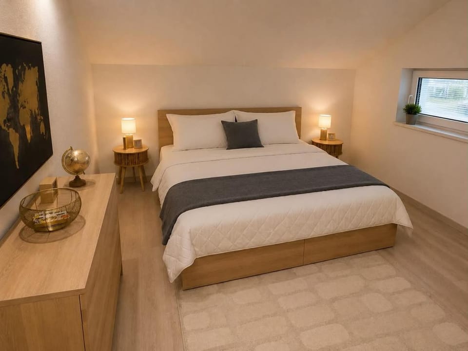 Bed, Bedroom