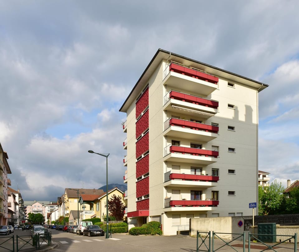 Property building, Street view