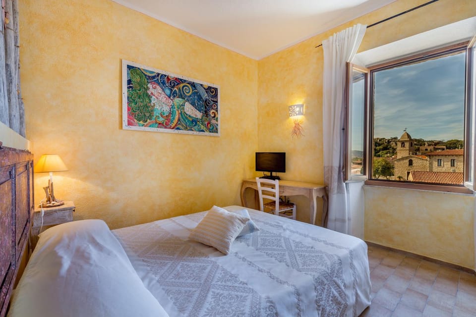 Bed, Photo of the whole room, Bedroom, City view