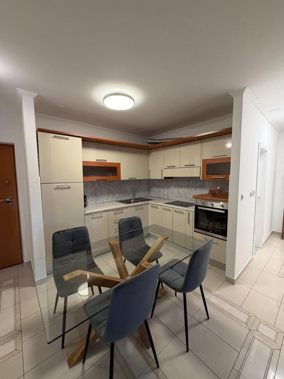 Heart of Town Beach Apartment Apartment in Makarska