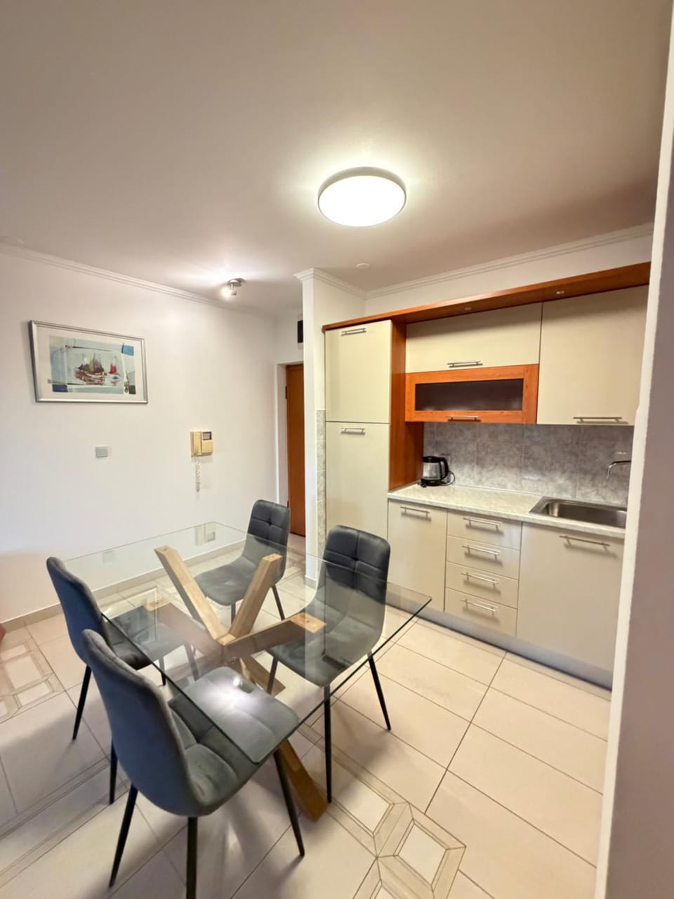 Heart of Town Beach Apartment Apartment in Makarska