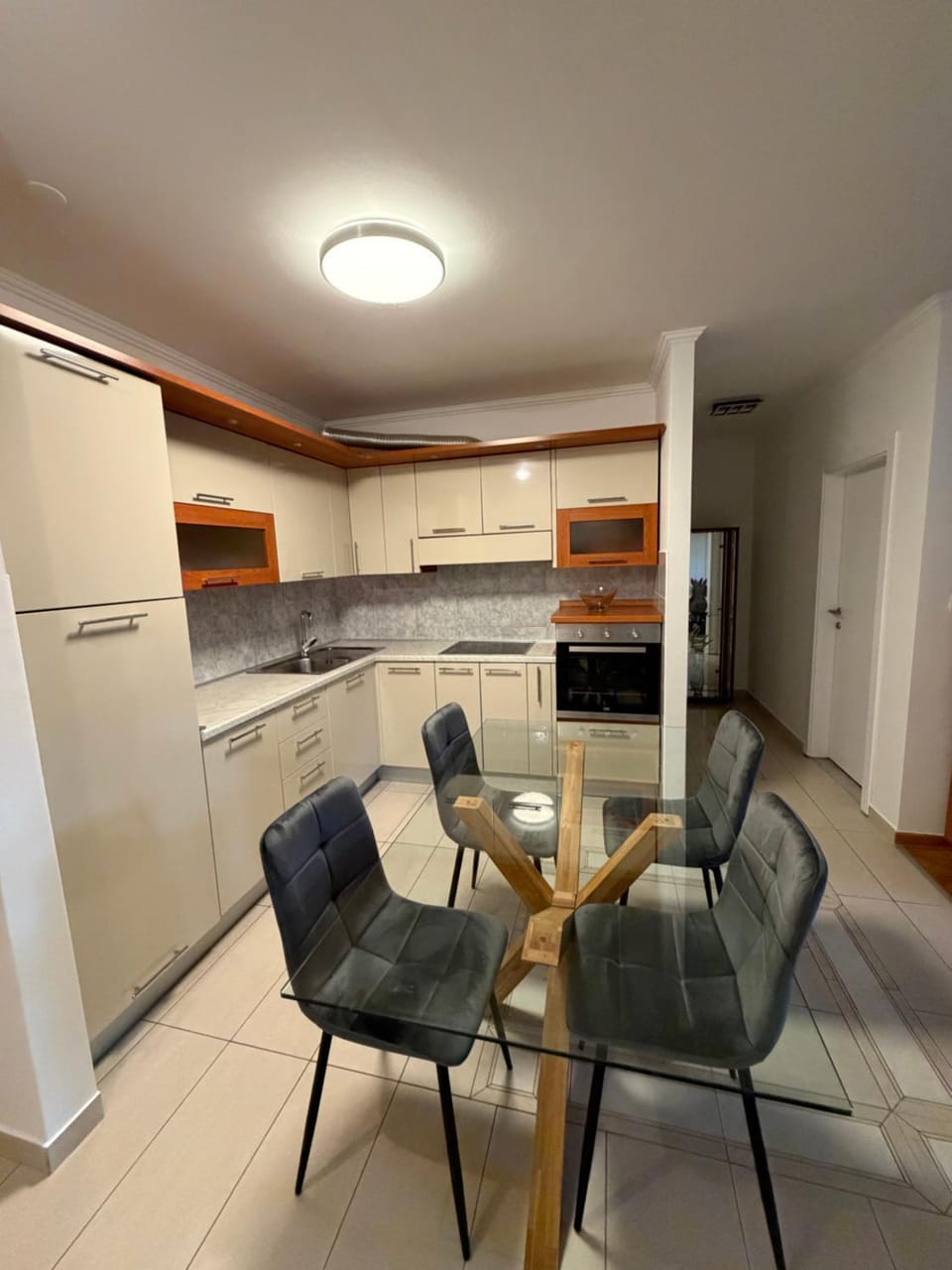 Heart of Town Beach Apartment Apartment in Makarska