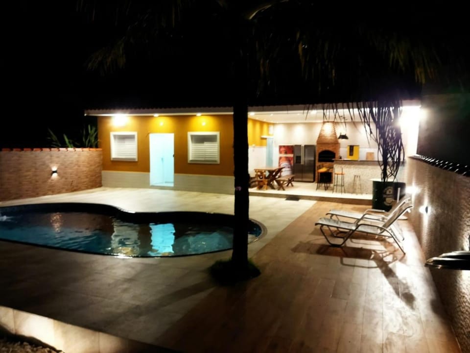 Casa agradável com piscina House in Bertioga