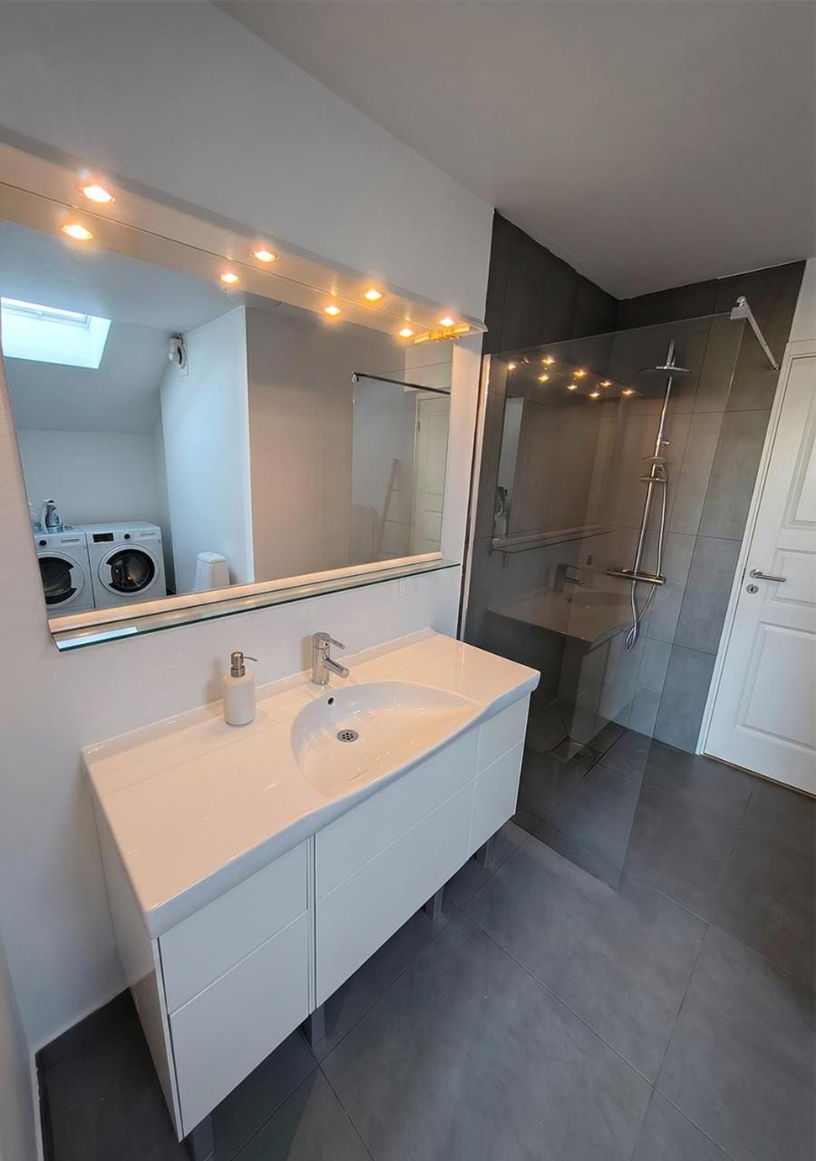 Shower, Bathroom