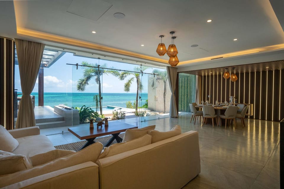 Villa Magdalena - 7BR - Oceanfront with Heated Pool Villa in Cancun