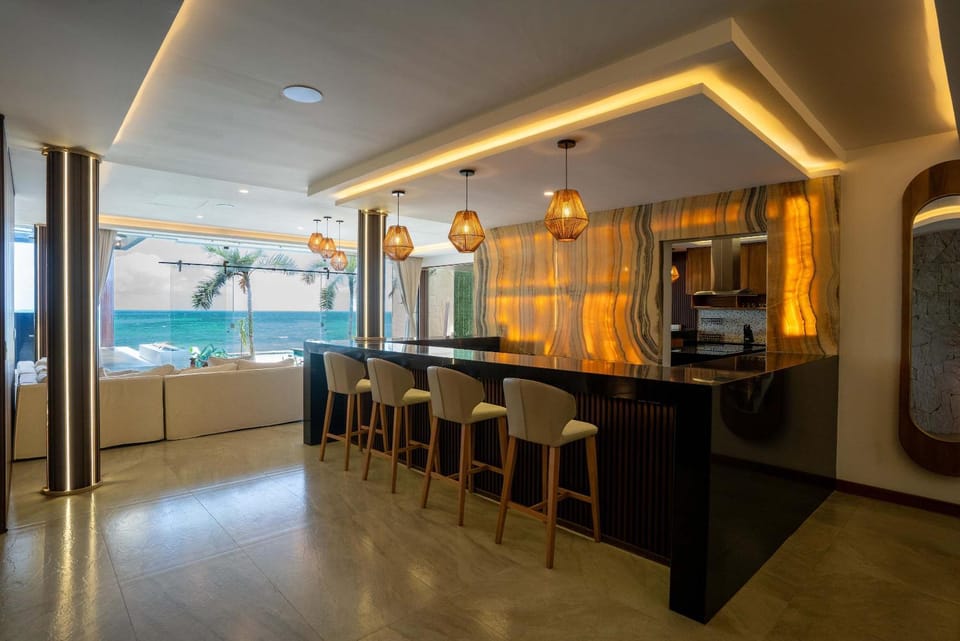 Villa Magdalena - 7BR - Oceanfront with Heated Pool Villa in Cancun