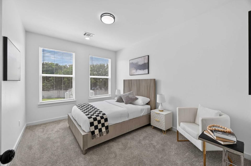 Executive Home Office Galleria & NRG House in Houston