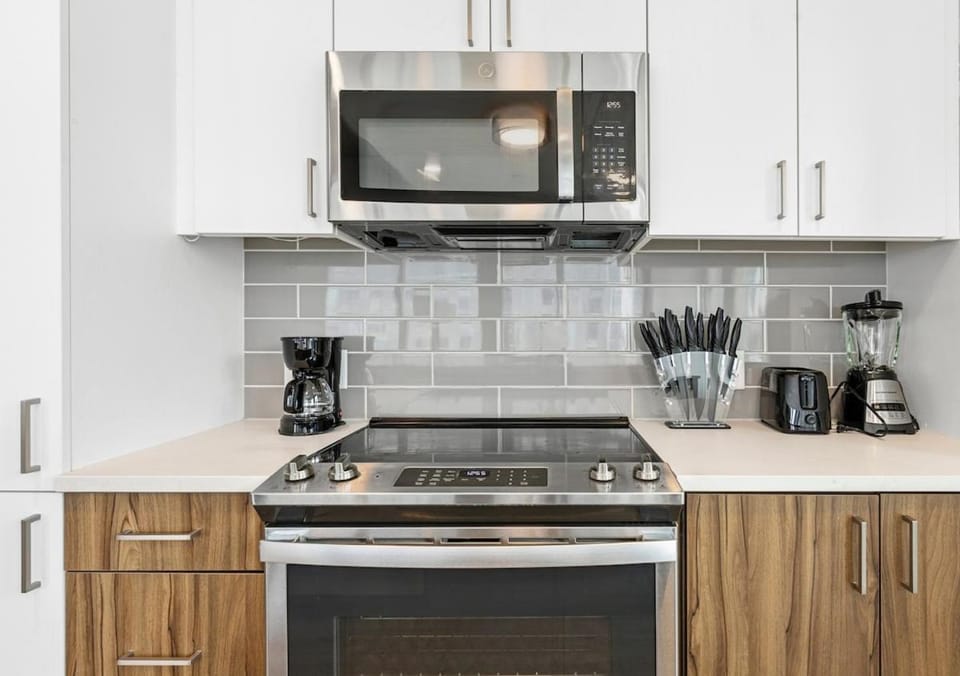 High-end Modern 3BR 3BA Condo Assembly Square Apartment in Somerville