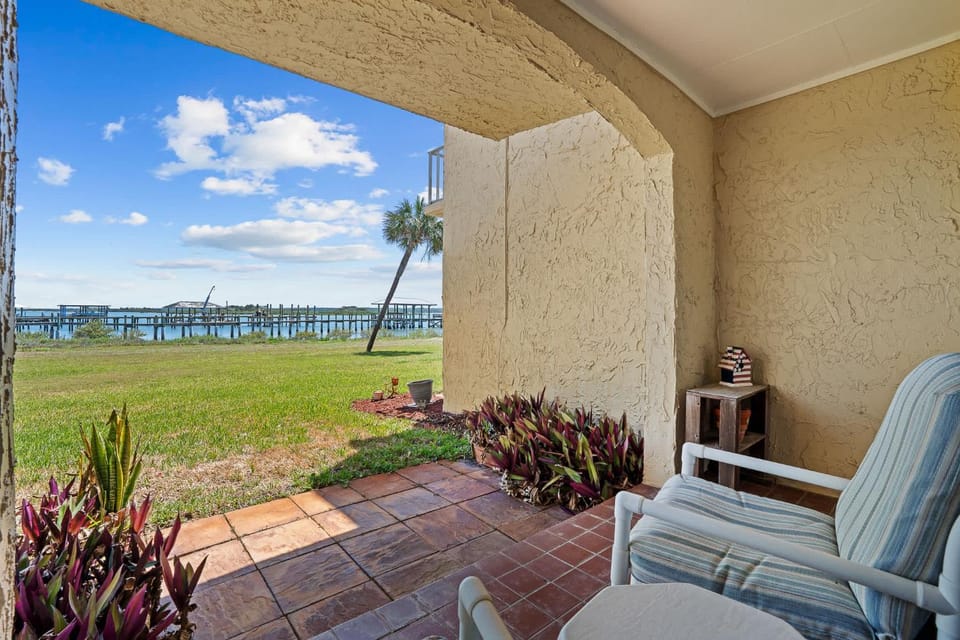 Coastal Bliss l Pool l Boat Ramp l Walk to Beach House in Crescent Beach