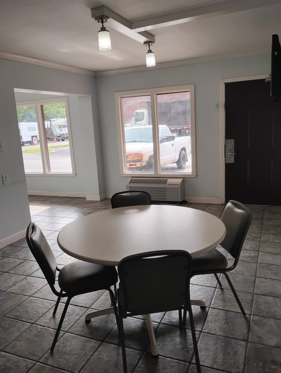 Gated 2 Double Beds Studio with Full Kitchen 138-1 Apartment in Baton Rouge