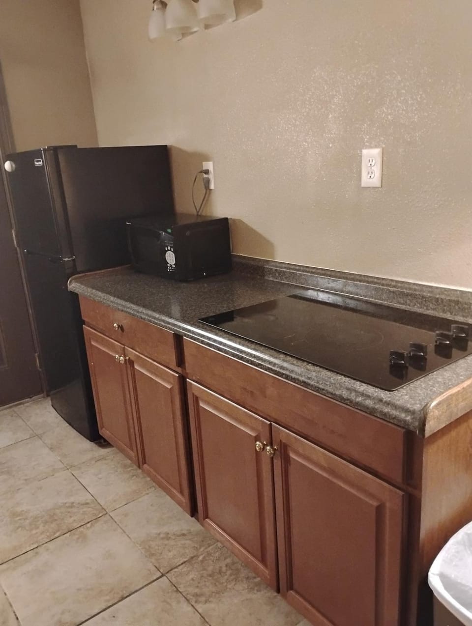 Gated 2 Double Beds Studio with Full Kitchen 138-1 Apartment in Baton Rouge