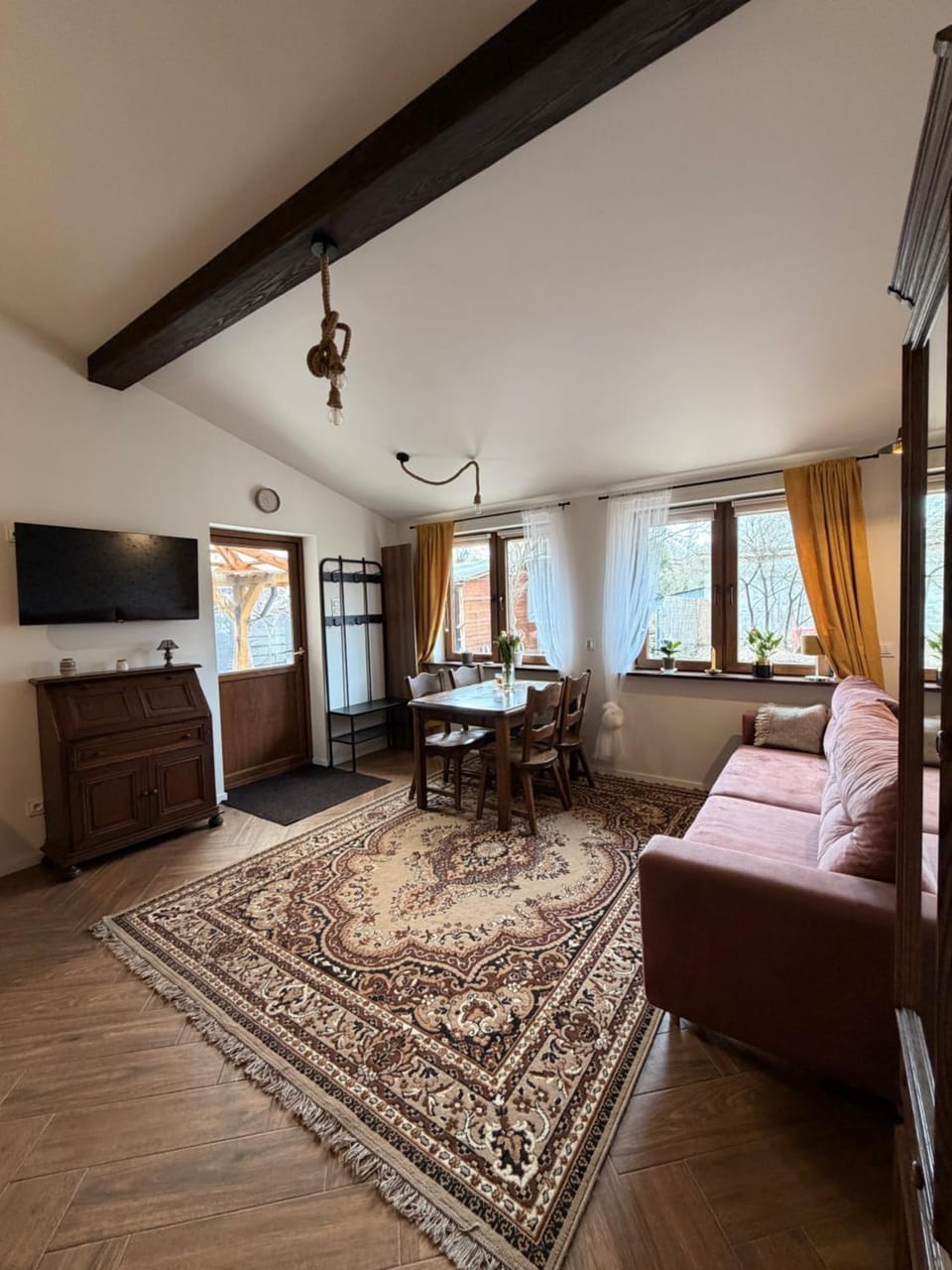 Studio Miodowa - z antresolą i ogrodem w sercu Zwierzyńca Apartment in Poland