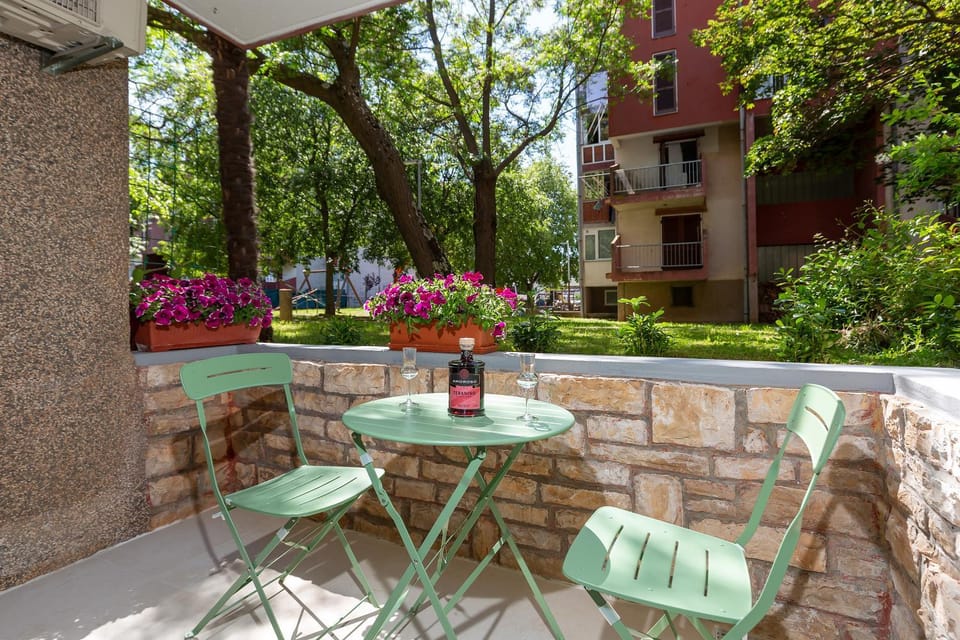 Spring, Day, Garden, Balcony/Terrace, Garden view