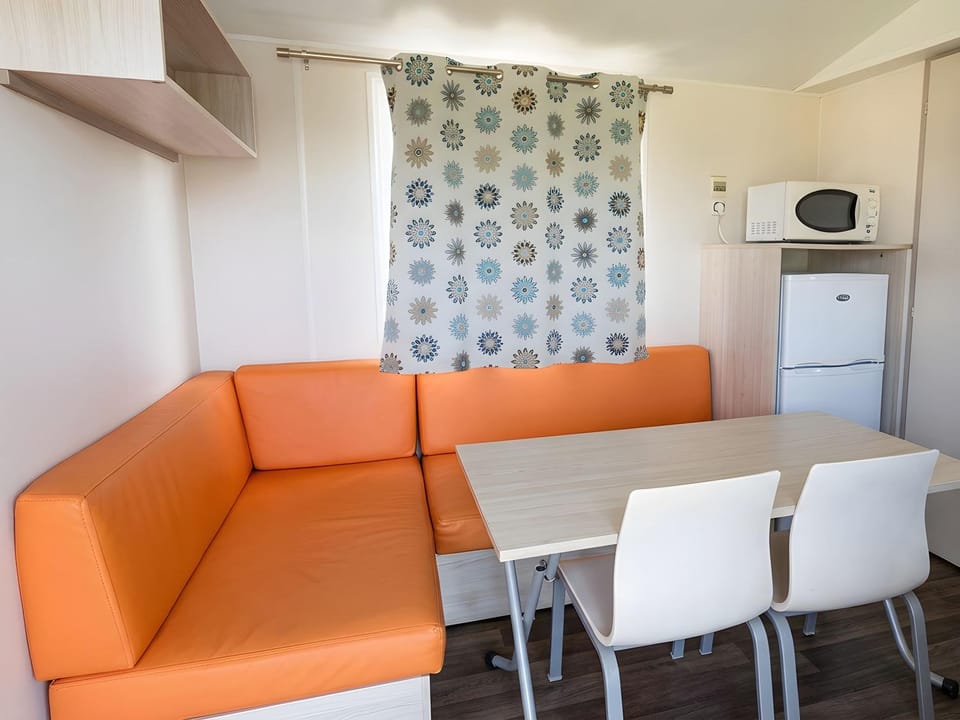 2 Bungalows con Piscina Privada Aire Acondicionado y Garaje Apartment in Chiclana de la Frontera
