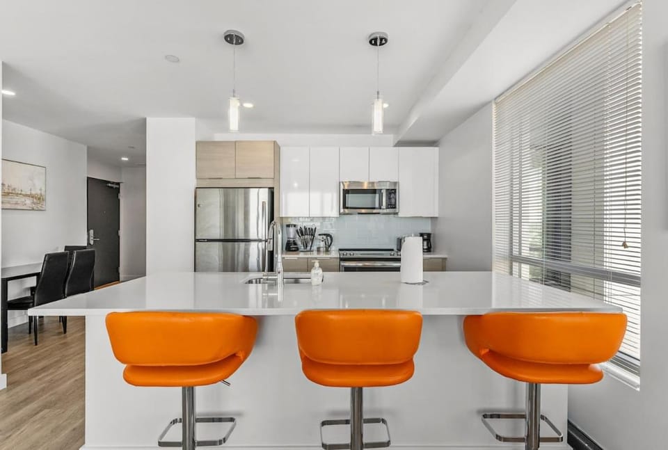Modern 2 Bed 2 Bath I Assembly Row I Prime Location Apartment in Somerville